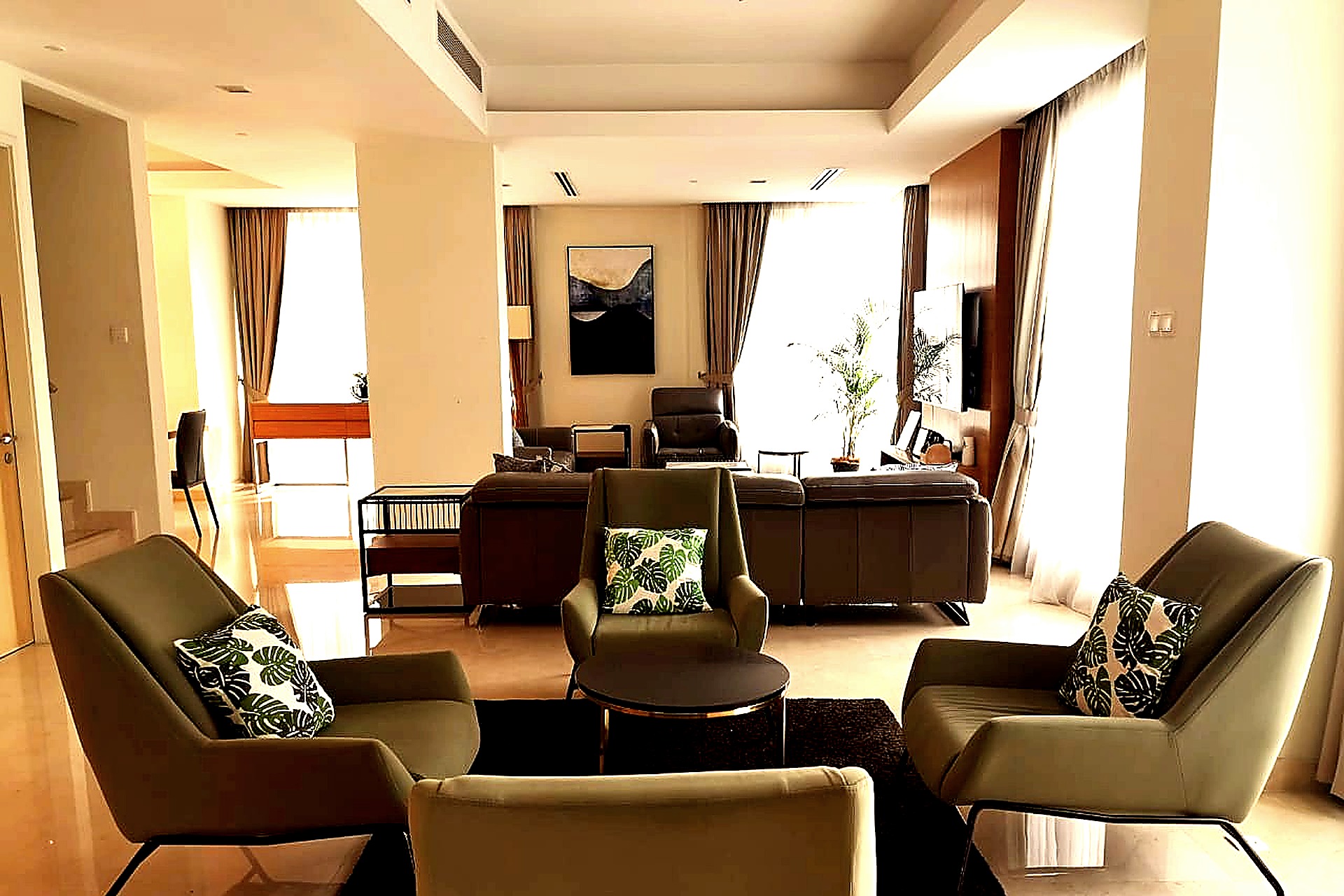 SKY Penthouse 3-Bedroom grand lounge